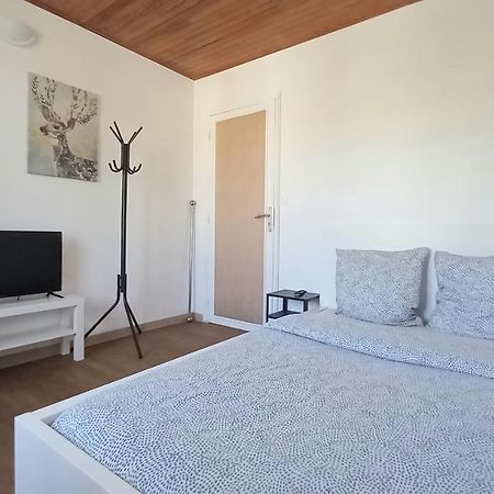 Super Appartement Au Centre Ville De Rosny Sous Bois Buitenkant foto