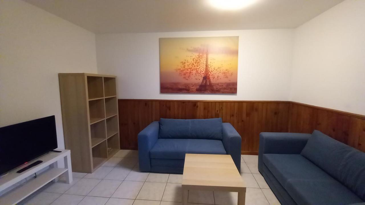 Super Appartement Au Centre Ville De Rosny Sous Bois Buitenkant foto