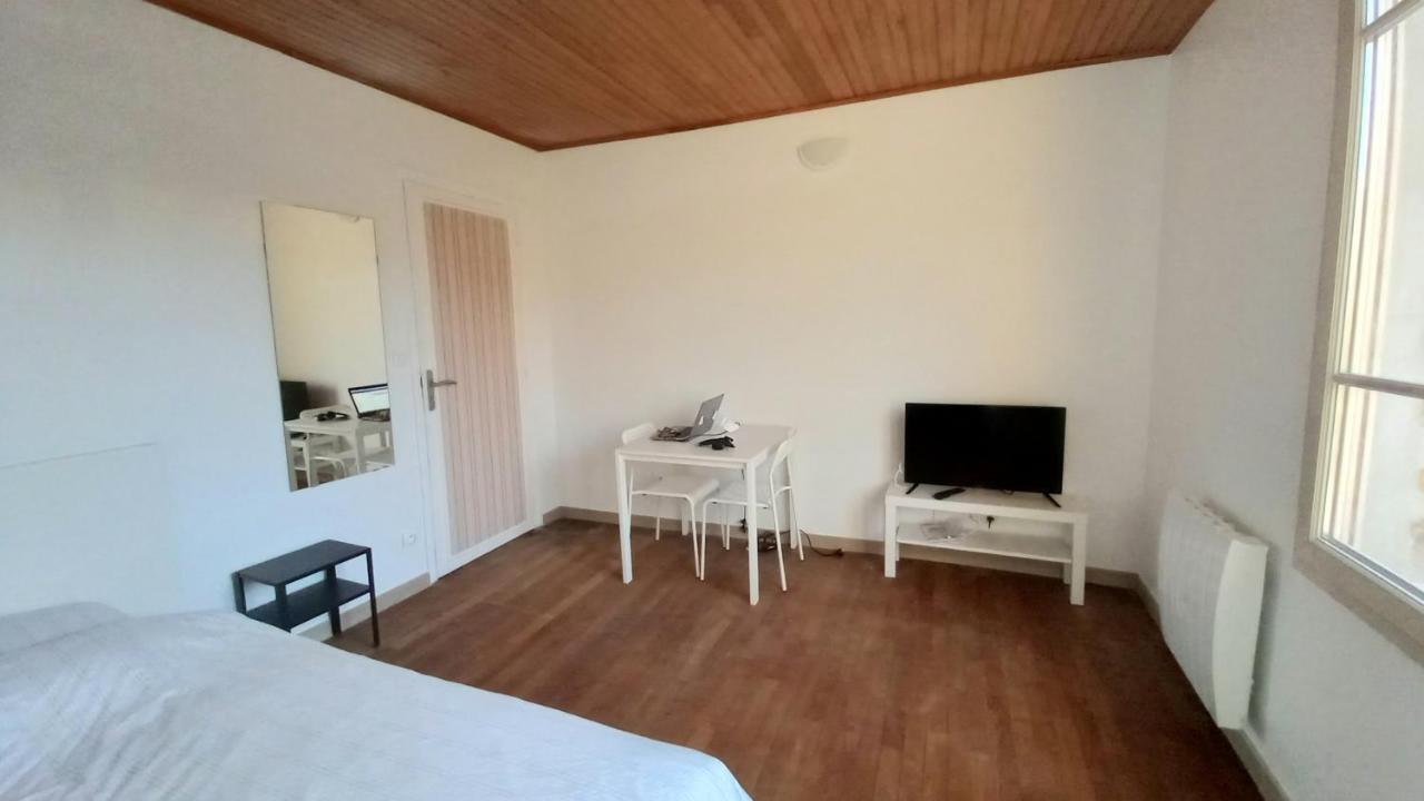 Super Appartement Au Centre Ville De Rosny Sous Bois Buitenkant foto