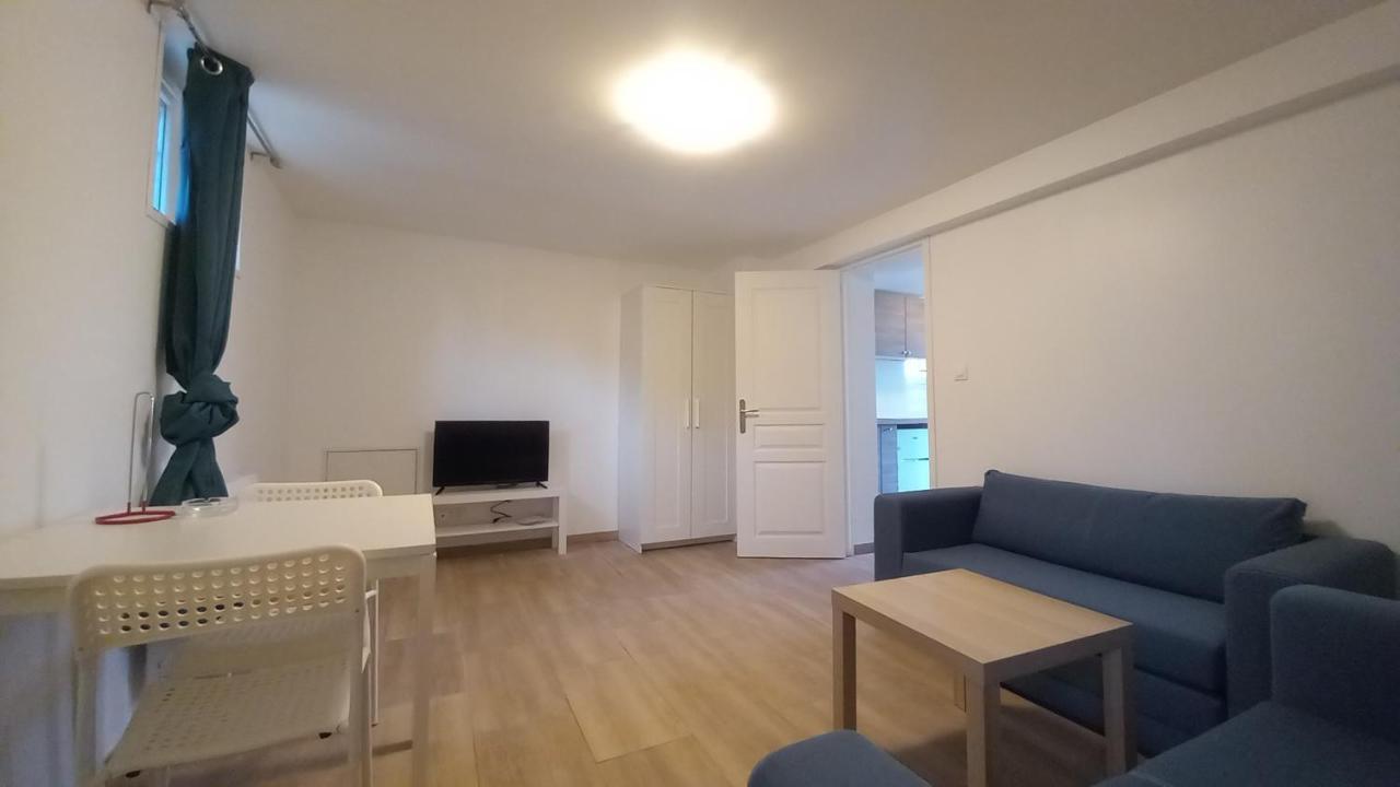 Super Appartement Au Centre Ville De Rosny Sous Bois Buitenkant foto