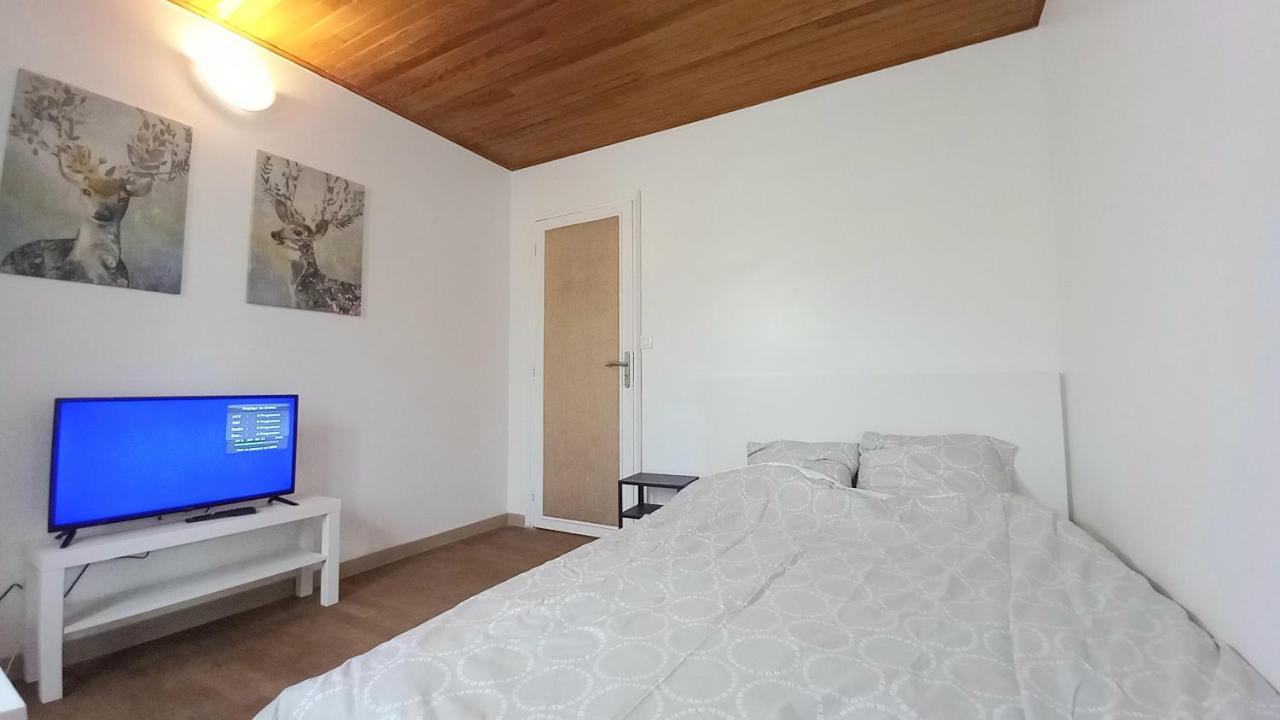 Super Appartement Au Centre Ville De Rosny Sous Bois Buitenkant foto