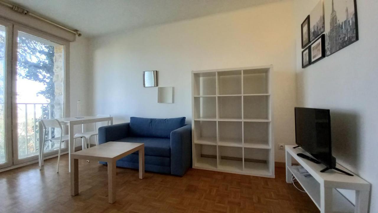 Super Appartement Au Centre Ville De Rosny Sous Bois Buitenkant foto