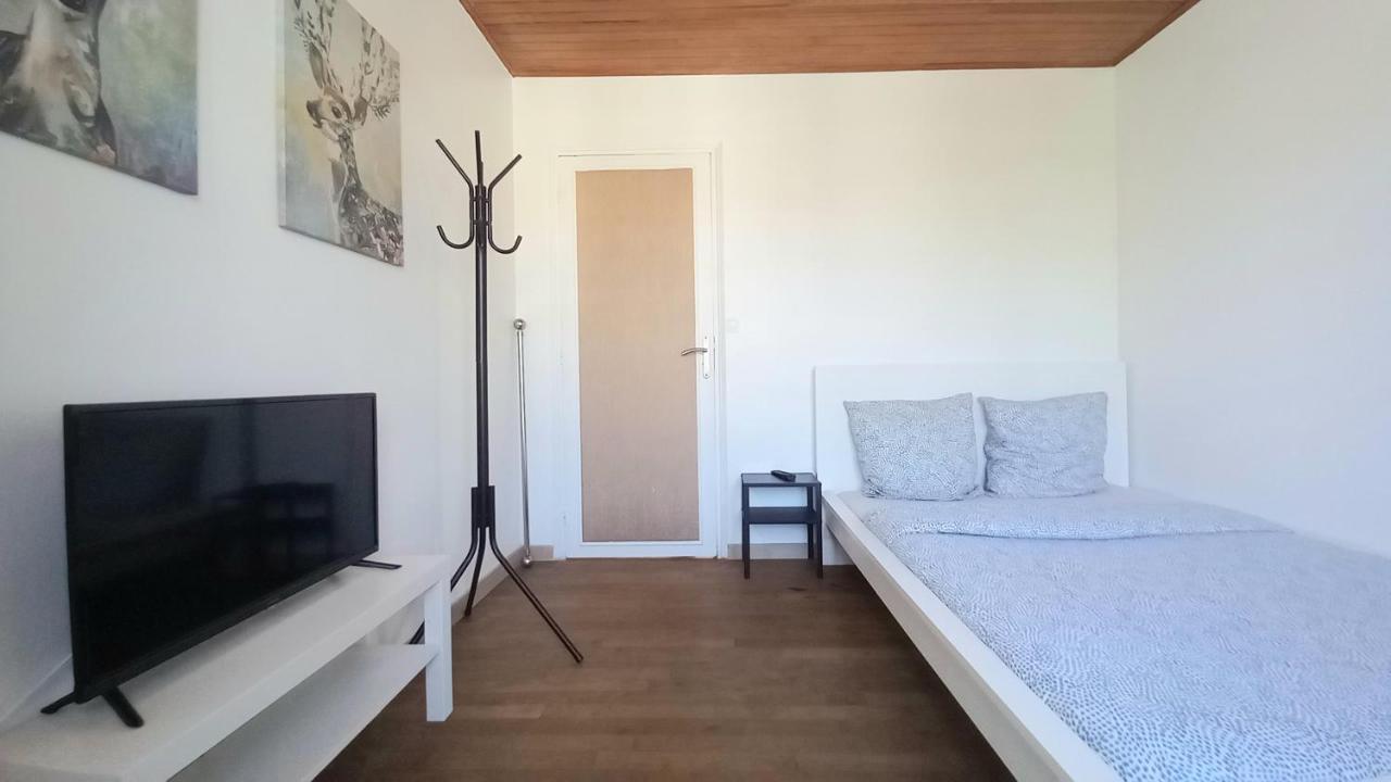 Super Appartement Au Centre Ville De Rosny Sous Bois Buitenkant foto