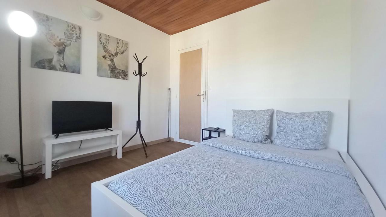 Super Appartement Au Centre Ville De Rosny Sous Bois Buitenkant foto