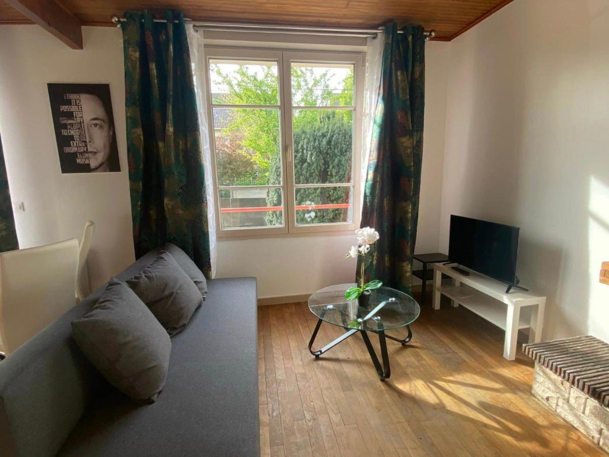 Super Appartement Au Centre Ville De Rosny Sous Bois Buitenkant foto